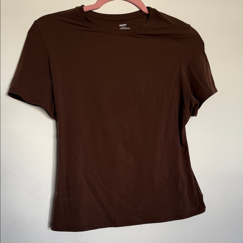 SKIMS Fits Everybody Cocoa T-Shirt